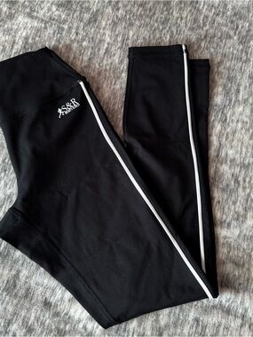 Women’s Black Athletic Leggings with White Side Stripe Sporty & Rich
